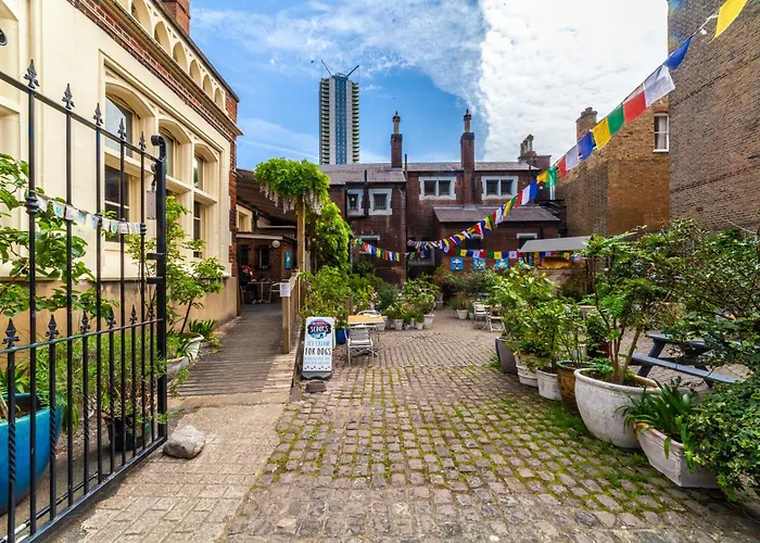 Lotus Guesthouse London