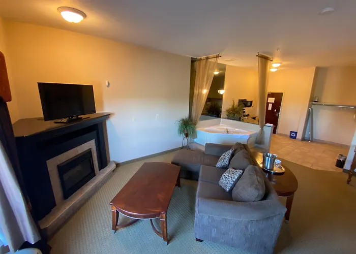 Ramada By Wyndham Westlock Hotel