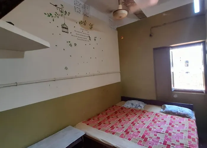 Call On 79031-58122 For Booking-Rupak Rest House Near Temple Only 2 Min Walking Distance Deoghar
