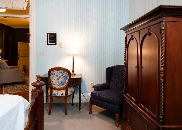 Captain Henderson House Hotel Arkadelphia