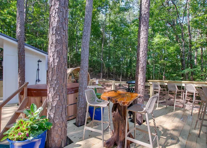 Willow Luxury Treehouse Near Lake Guntersville Scottsboro