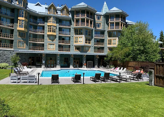 Cascade Lodge With Brand New Heat Pump, Front Desk Check In, Ski Valet Service, Bike Storage Area, Boot & Glove Dryer, 2 Hot Tubs, Year Round Heated Pool, Gym, Sauna, Change Rooms & Showers, Wifi, Cable Tv Whistler