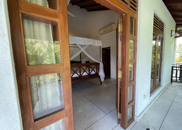 Lucky Fort Family Villa 5Br ,Pool, Plus Private Entire Space Unawatuna