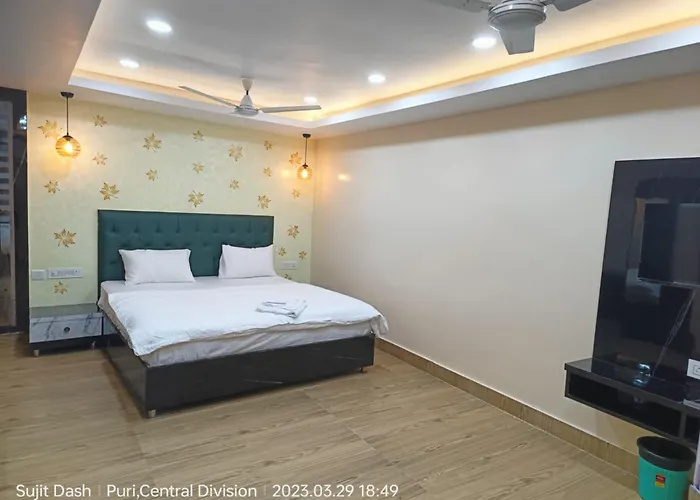 Santosh 2 Inn Puri