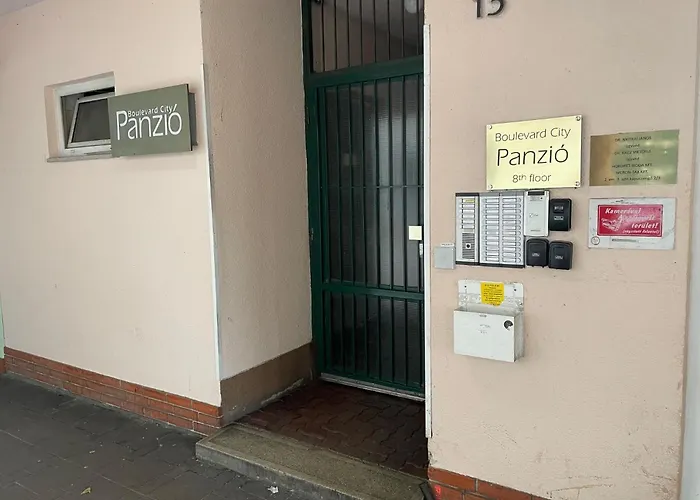 Boulevard City Panzio - Self Check-In Budapest