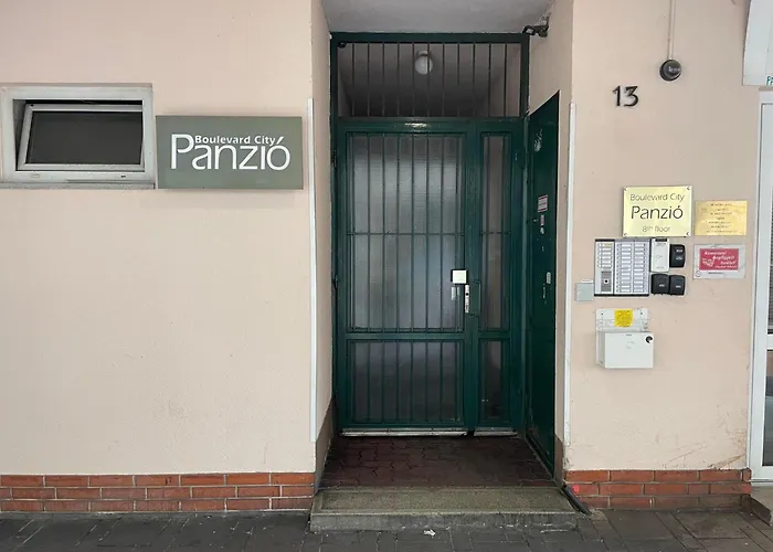 Boulevard City Panzio - Self Check-In Budapest