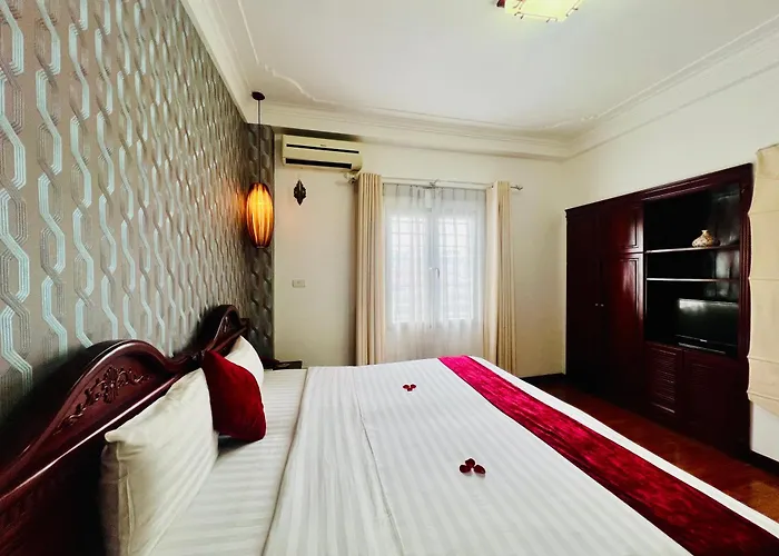 Hanoi Golden Moon Hotel & Travel