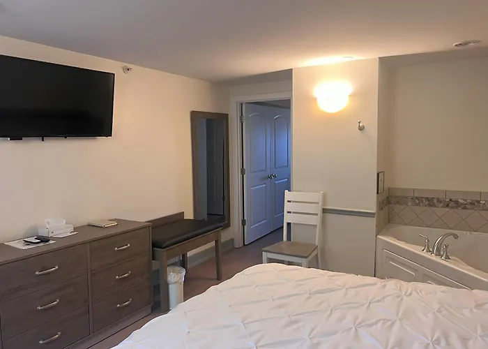Trade Winds On The Bay Aparthotel Rockland
