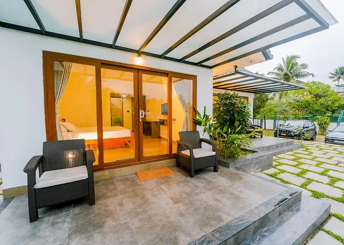 La Riva Lakeside Private Pool Villa Kochi By Voye Homes