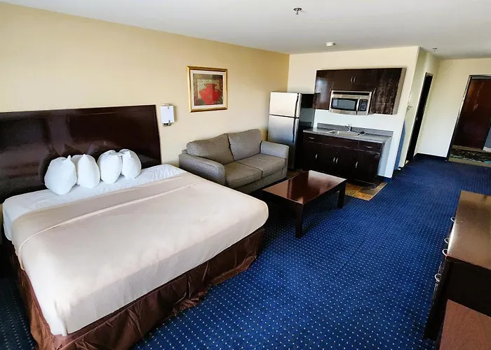 Fairbridge Inn & Suites Canadian