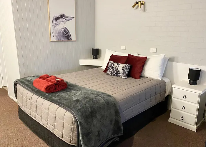 Country Roads Motor Inn West Wyalong