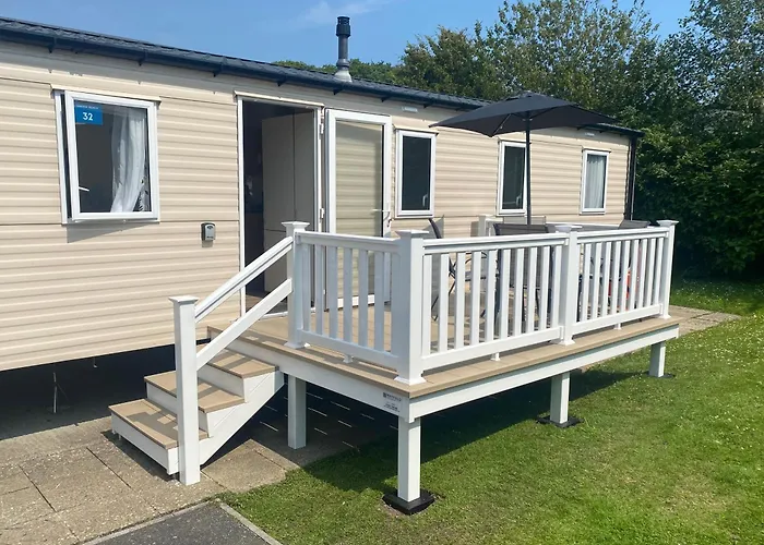 Whitecliff Bay Holiday Park - Most Popular Location Near Pools, Clubs And Beach Bembridge