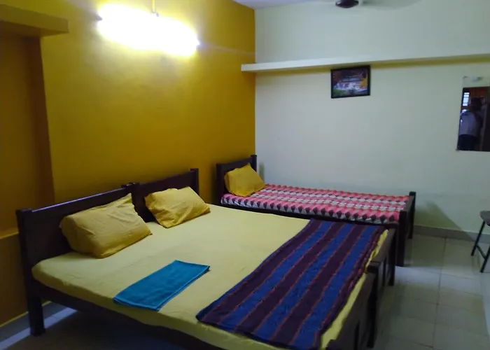 Anju Tourist House Hotel Kazhakuttam