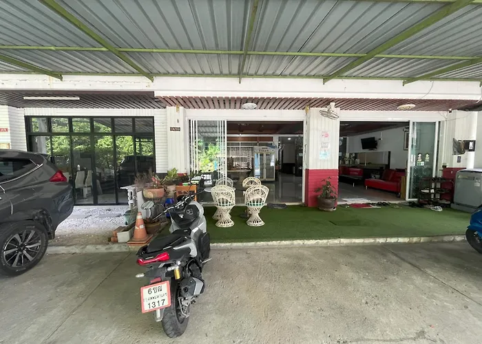 Chollada Inn Kamala Beach