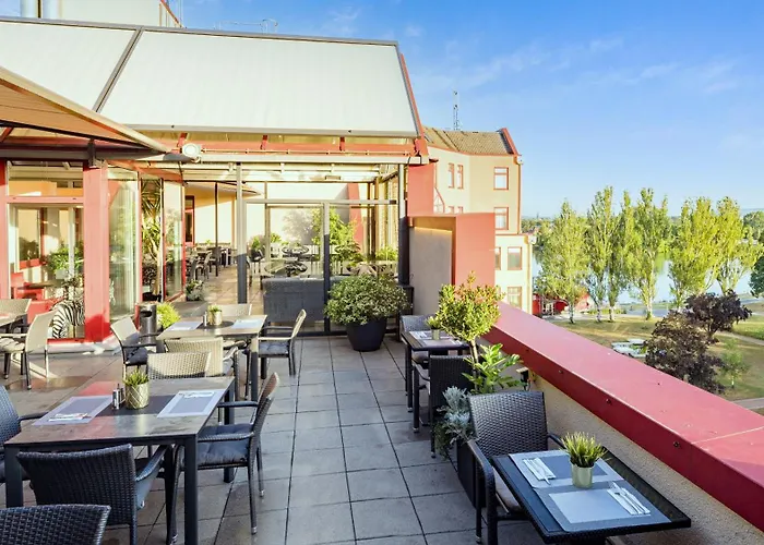 Maximilian Hotel&Apartments Weil am Rhein / Basel