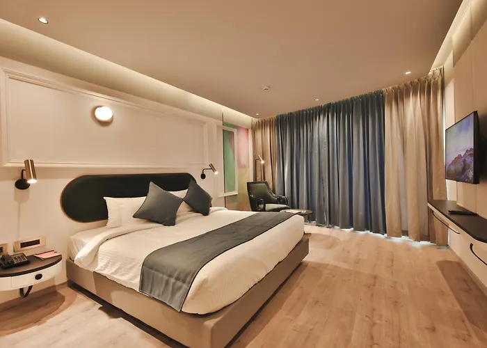 Pushpak Grande Hotel Kondotty