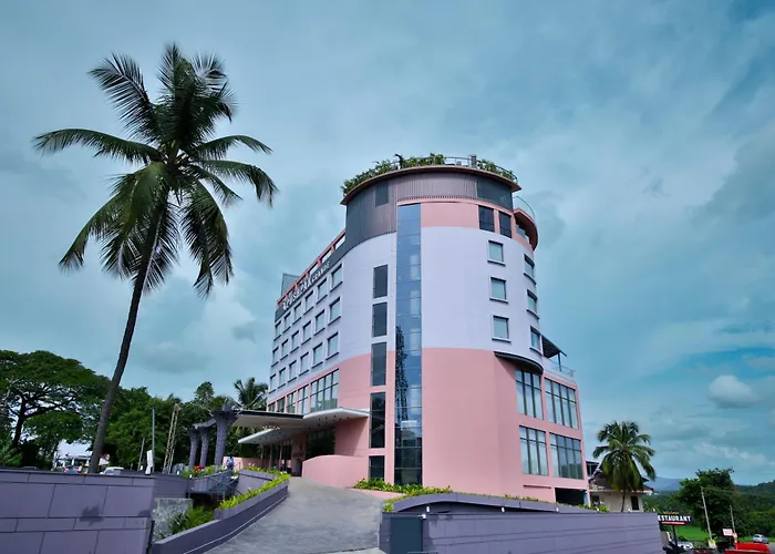 Pushpak Grande Hotel Kondotty