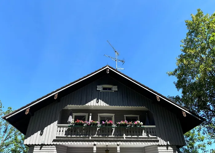 Haus Sonnenblick- Apartments Starnberg