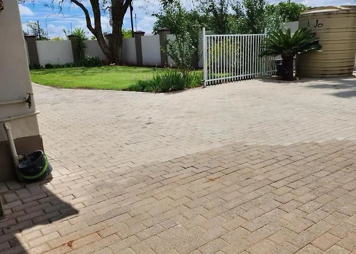 The Honeycomb 2 Hotel Kimberley