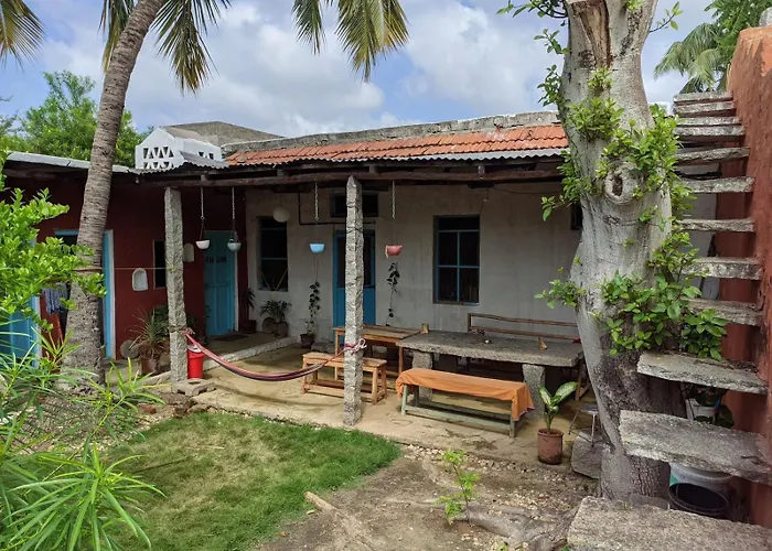Peshagar Guest House Hampi