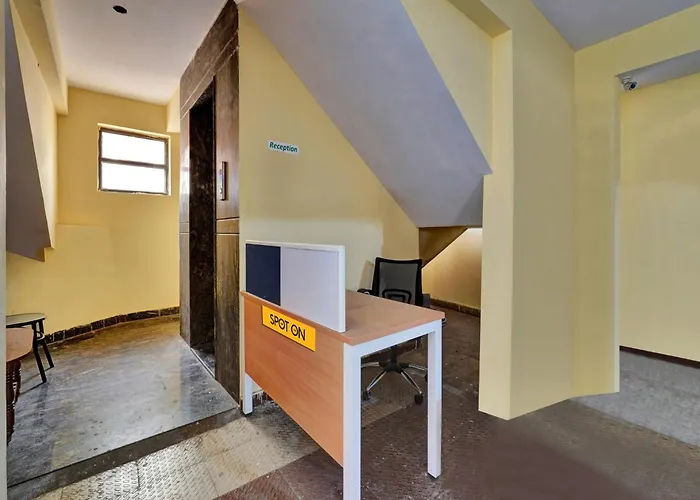 Oyo Hotel Svn Hotel And Lodging Bangalore
