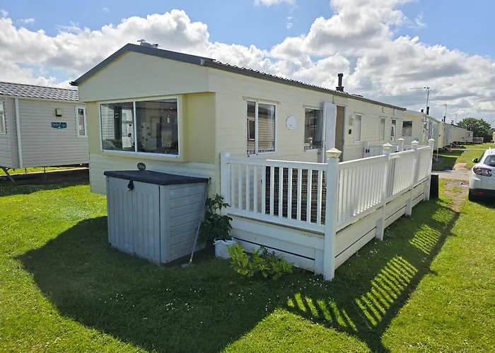 Caravan To Hire Lyon'S Robin Hood Rhyl