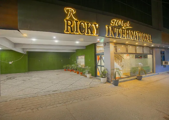 Hotel Ricky International By Sahibs Hotels - Family & Corporate Hotel Amritsar