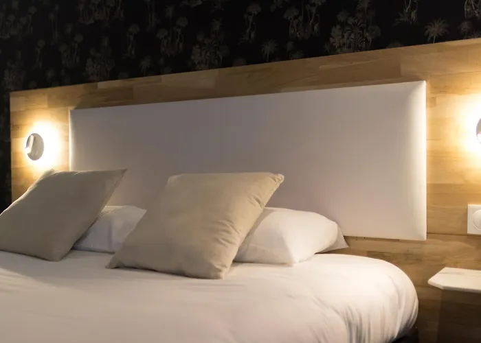 Brit Hotel Privilege Le Royal - Centre Gare Troyes