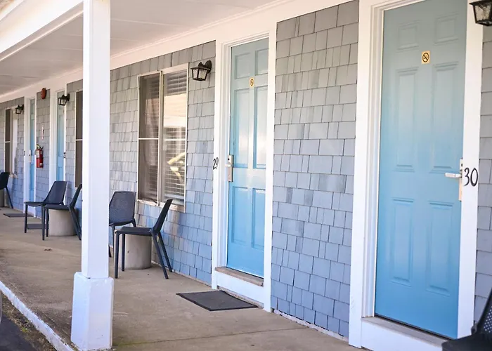 Endless Dunes, A Modern Motel Eastham