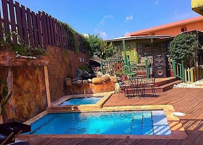 One32 Guest House Kingston