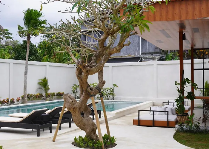 Ratan Uluwatu Hotel And Villas