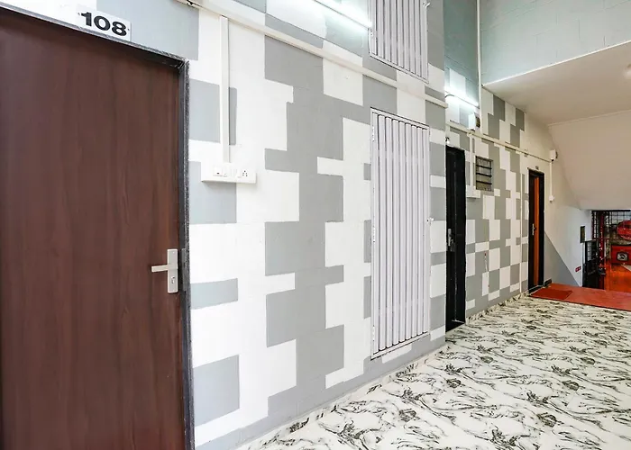 Fabhotel Saroj Inn - Mumbai Naka Nashik