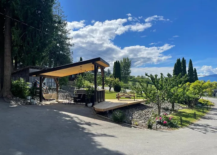 The Valley View Cabins And Event Center Creston