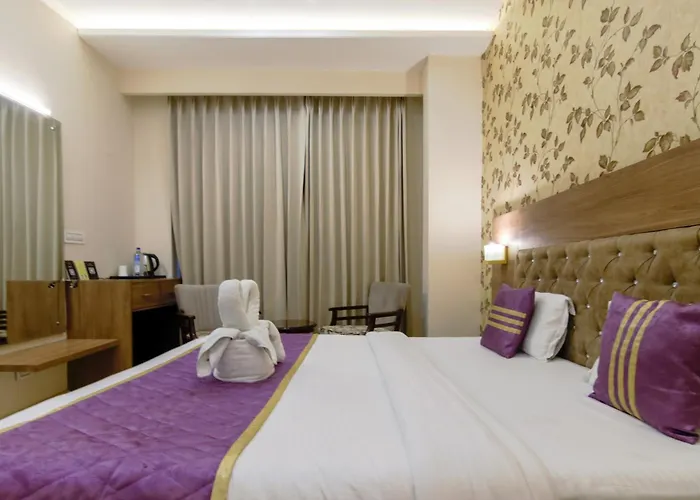 Hotel Florida -Manali Highway & 9 Mins Drive From Chandigarh University Kharar