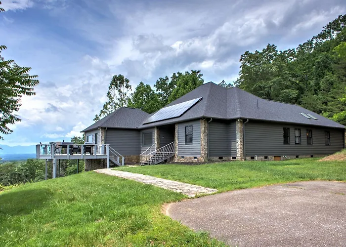 Judah Lodge Stunning Views With A Cozy Indoor Fireplace And Outdoor Fire Pit Weaverville