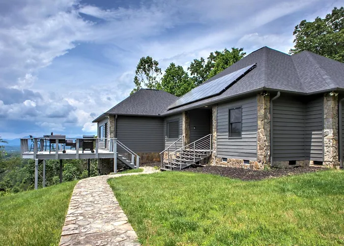 Judah Lodge Stunning Views With A Cozy Indoor Fireplace And Outdoor Fire Pit Weaverville