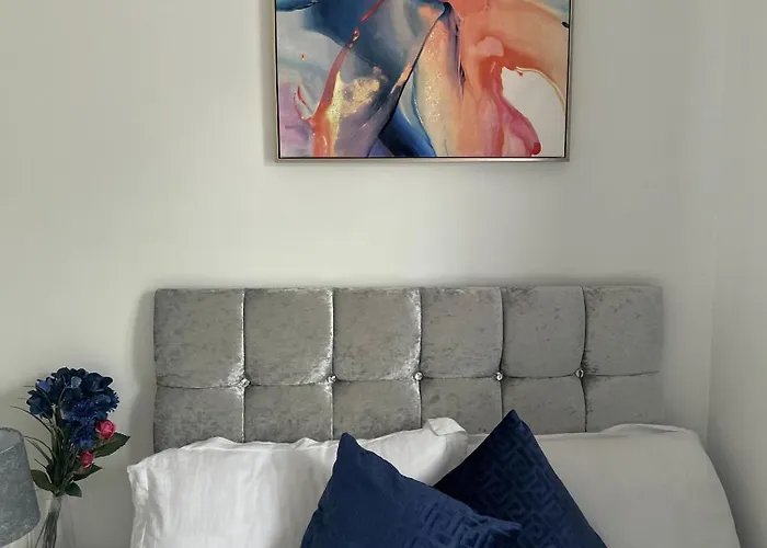 Luxury Rooms And An En-Suite Room With Free Wi-Fi Clarendon Way Colchester