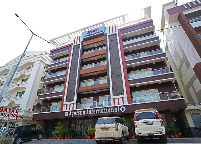 Jyotsna International !! Dheusagar Park 900 Mts !! Digha 