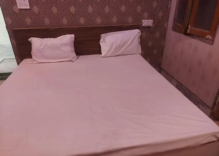 Hit Harivansh Aashray Sadan Vrindavan