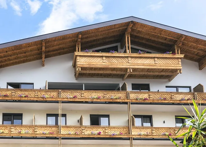 Upside Down Town Hotel Neue Post Zell am See