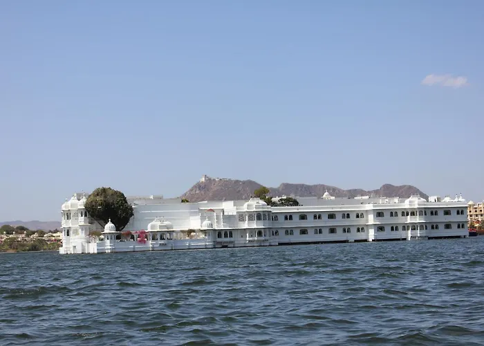 Raj Niwas Hotel Udaipur