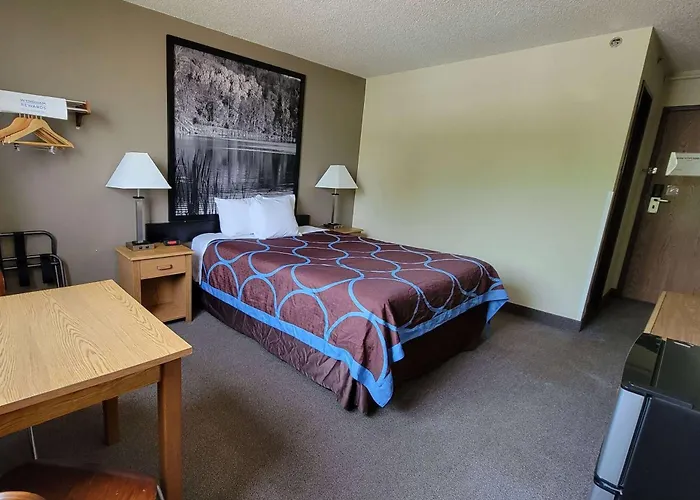 Super 8 By Wyndham Park Rapids Hotel