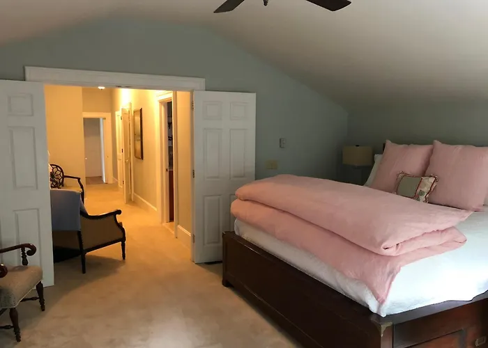 34 State "Historic Luxury Suites" Skaneateles