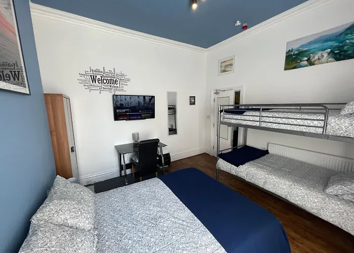 Backpackers Blackpool Hotel & Suites