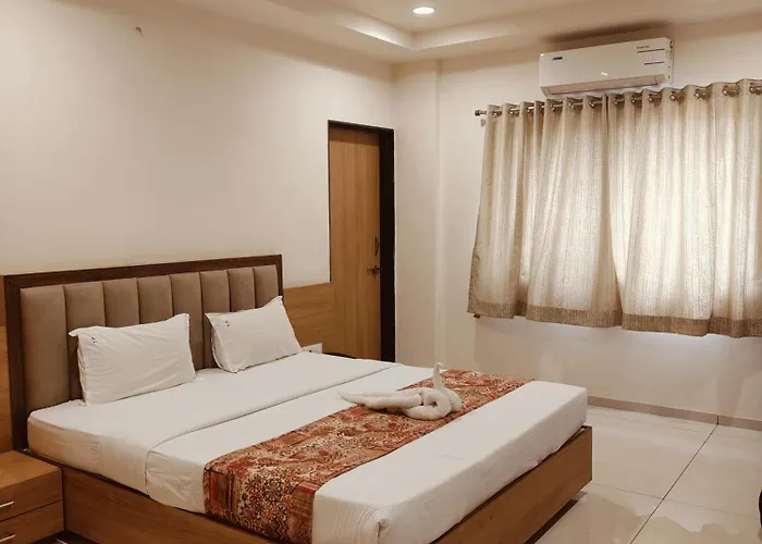 Hotel Trushadham Near To Mahalaxmi Temple Kolhapur
