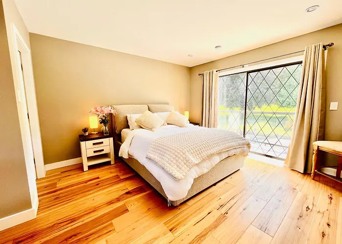 Oceanside Manor - Fancy Room - Golf Course & Beach View Qualicum Beach