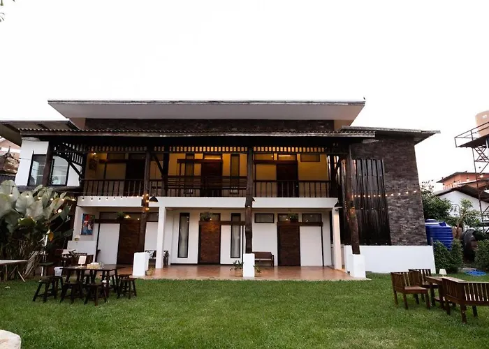 Croissant Hotel And Cafe เชียงราย