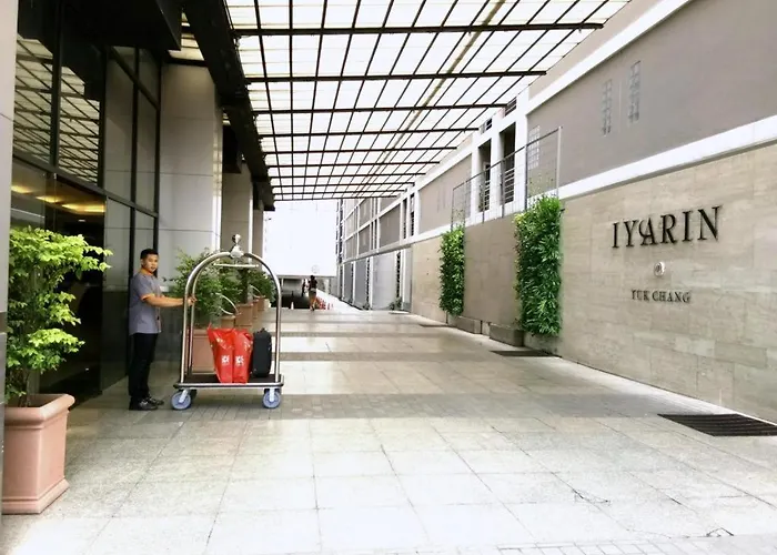 Iyarin@Tuk Chang Ratchayothin Hotel กรุงเทพมหานคร