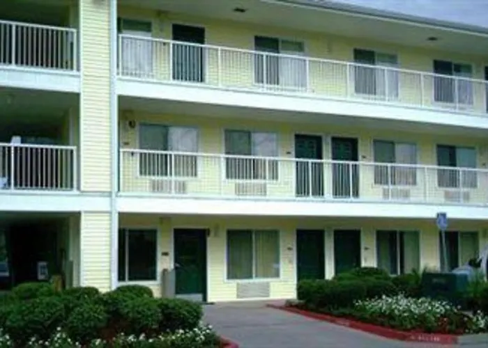 Hometowne Studios By Red Roof Lake Charles - Sulphur
