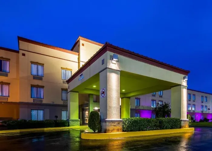 Clarion Pointe Evansville North Warrenton